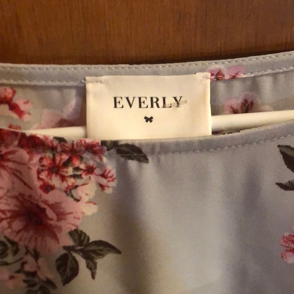 NWOT Everly Top, L - Picture 4 of 6